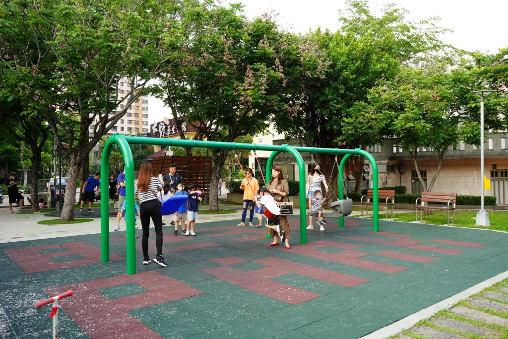 823砲戰紀念公園,台中823公園,台中寶可夢道館,台中沙坑,台中溜滑梯,台中盪鞦韆,台中綠意空間,台中親子公園,台中遊樂設施,戰車公園,飛機公園