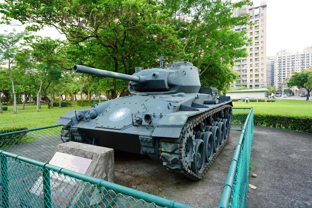 823砲戰紀念公園,台中823公園,台中寶可夢道館,台中沙坑,台中溜滑梯,台中盪鞦韆,台中綠意空間,台中親子公園,台中遊樂設施,戰車公園,飛機公園