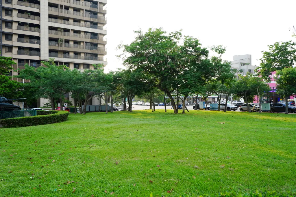 823砲戰紀念公園,台中823公園,台中寶可夢道館,台中沙坑,台中溜滑梯,台中盪鞦韆,台中綠意空間,台中親子公園,台中遊樂設施,戰車公園,飛機公園