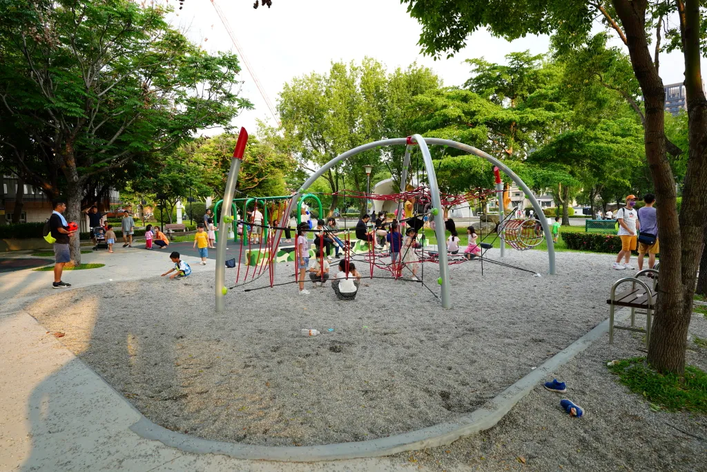 823砲戰紀念公園,台中823公園,台中寶可夢道館,台中沙坑,台中溜滑梯,台中盪鞦韆,台中綠意空間,台中親子公園,台中遊樂設施,戰車公園,飛機公園