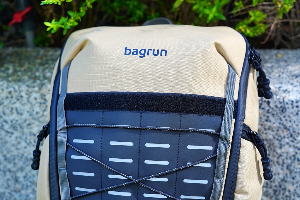 bagrun夜光漫遊後背包,MOLLE系統托特包,防水筆電收納層,側邊開口托特包,防盜夜光漫遊後背包,背包挑選指南,後背包推薦,夜光後背包,安全後背包 bagrun夜光漫遊後背包,MOLLE系統托特包,防水筆電收納層,側邊開口托特包,防盜夜光漫遊後背包,背包挑選指南,後背包推薦,夜光後背包,安全後背包