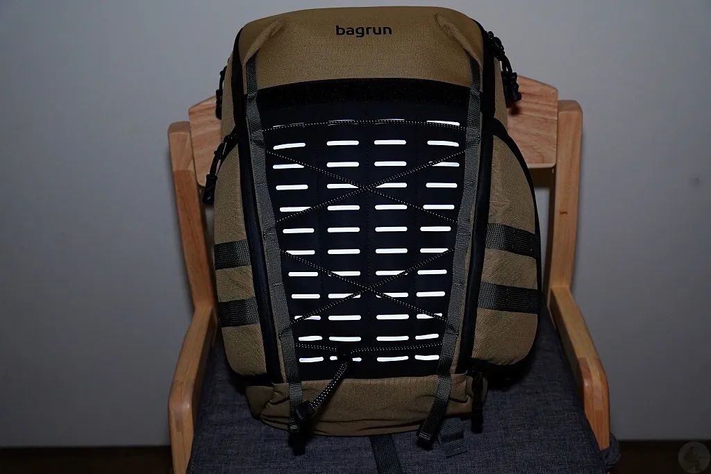 bagrun夜光漫遊後背包,MOLLE系統托特包,防水筆電收納層,側邊開口托特包,防盜夜光漫遊後背包,背包挑選指南,後背包推薦,夜光後背包,安全後背包 bagrun夜光漫遊後背包,MOLLE系統托特包,防水筆電收納層,側邊開口托特包,防盜夜光漫遊後背包,背包挑選指南,後背包推薦,夜光後背包,安全後背包