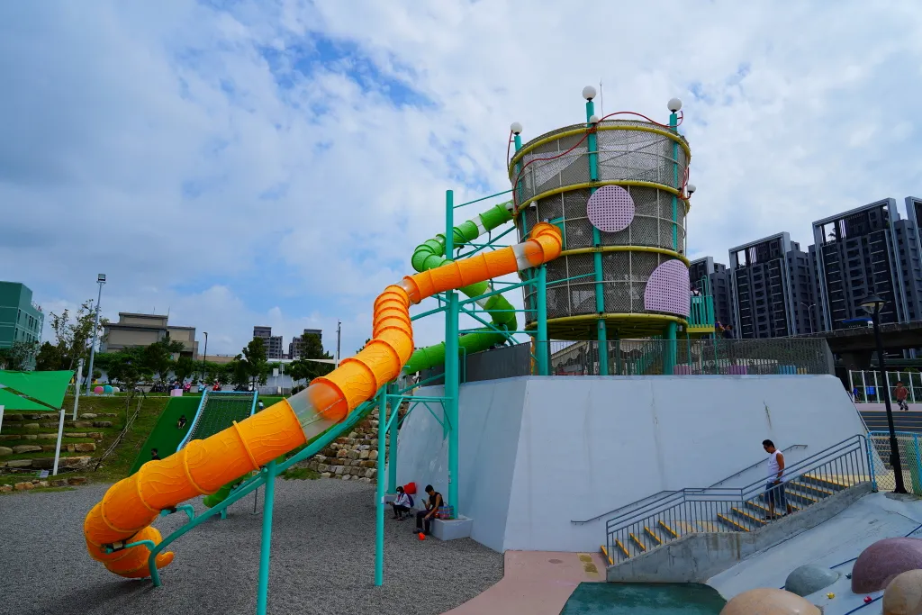 馬卡龍公園,太平親子公園,台中親子公園,台中最高溜滑梯,太平最高溜滑梯 馬卡龍公園,太平親子公園,台中親子公園,台中最高溜滑梯,太平最高溜滑梯