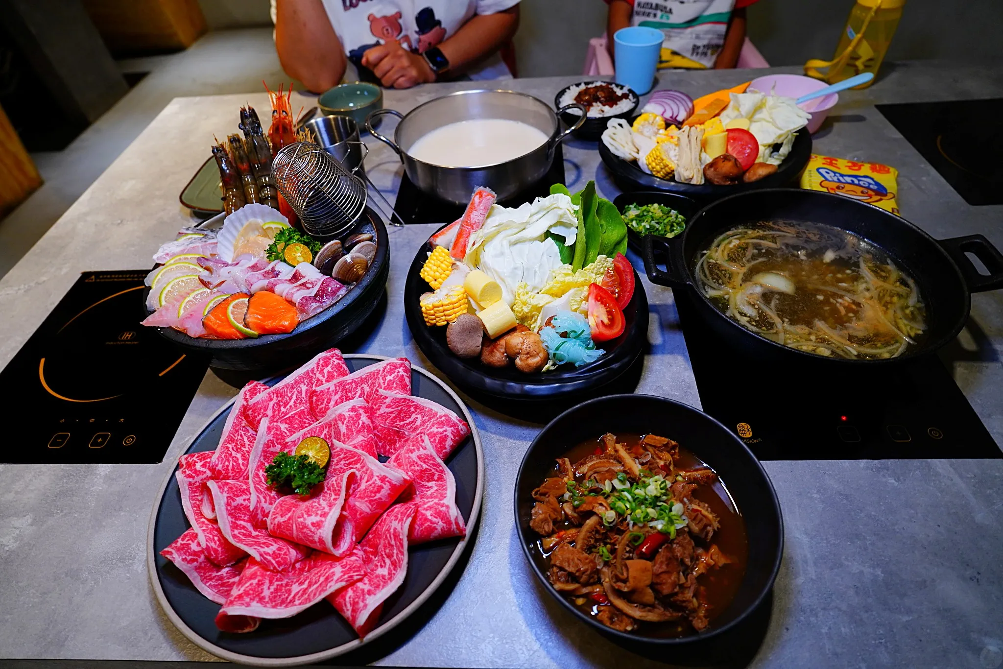 台中大里美食,台中火鍋,大里宵夜,大里火鍋,大里火鍋推薦,大里美食,論石間,論石間台中大里店,論石間大里店,論石間火鍋,大里消夜吃什麼, 論石間大里店, 火鍋推薦, 大里火鍋, 營業至凌晨兩點, 大里餐廳推薦, 小農自助菜吧, 吃到飽蔬菜, 和牛火鍋, 松阪豬火鍋, 海鮮火鍋, 台中深夜火鍋, 論石間鍋物 台中大里美食,台中火鍋,大里宵夜,大里火鍋,大里火鍋推薦,大里美食,論石間,論石間台中大里店,論石間大里店,論石間火鍋,大里消夜吃什麼, 論石間大里店, 火鍋推薦, 大里火鍋, 營業至凌晨兩點, 大里餐廳推薦, 小農自助菜吧, 吃到飽蔬菜, 和牛火鍋, 松阪豬火鍋, 海鮮火鍋, 台中深夜火鍋, 論石間鍋物