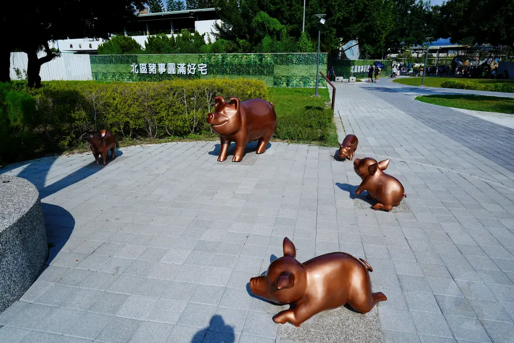 台中景點,台中公園,豬事圓滿公園,台中美樂地計畫,台中屠宰場,台中親子公園, 豬事圓滿公園, 豬主題遊樂場, 親子共融遊戲場, 台中遊樂場, 屠宰場改建, 可愛豬豬廁所, 體健區, 沙坑溜滑梯, 台中旅遊景點