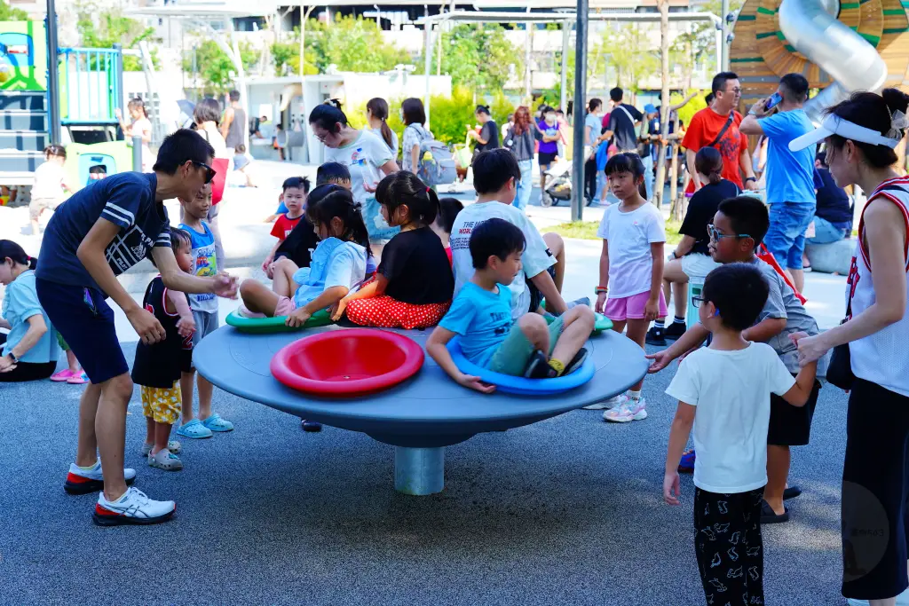 台中景點,台中公園,豬事圓滿公園,台中美樂地計畫,台中屠宰場,台中親子公園, 豬事圓滿公園, 豬主題遊樂場, 親子共融遊戲場, 台中遊樂場, 屠宰場改建, 可愛豬豬廁所, 體健區, 沙坑溜滑梯, 台中旅遊景點