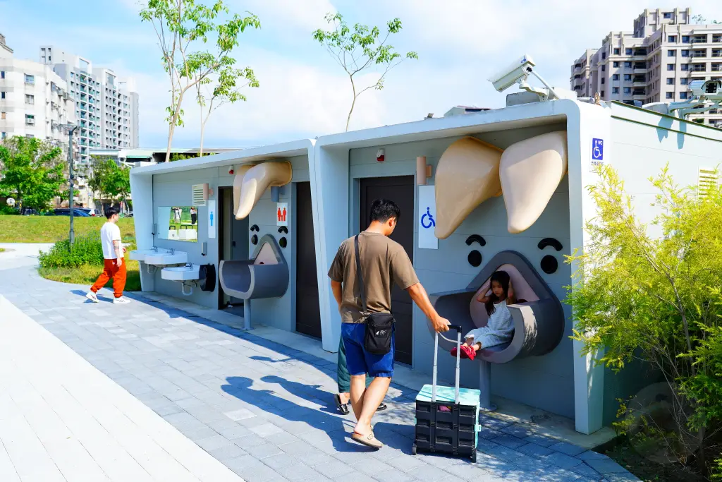 台中景點,台中公園,豬事圓滿公園,台中美樂地計畫,台中屠宰場,台中親子公園, 豬事圓滿公園, 豬主題遊樂場, 親子共融遊戲場, 台中遊樂場, 屠宰場改建, 可愛豬豬廁所, 體健區, 沙坑溜滑梯, 台中旅遊景點