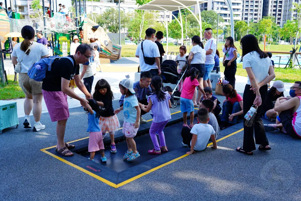 台中景點,台中公園,豬事圓滿公園,台中美樂地計畫,台中屠宰場,台中親子公園, 豬事圓滿公園, 豬主題遊樂場, 親子共融遊戲場, 台中遊樂場, 屠宰場改建, 可愛豬豬廁所, 體健區, 沙坑溜滑梯, 台中旅遊景點
