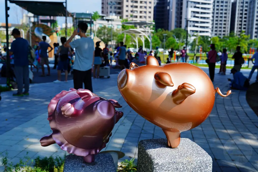 台中景點,台中公園,豬事圓滿公園,台中美樂地計畫,台中屠宰場,台中親子公園, 豬事圓滿公園, 豬主題遊樂場, 親子共融遊戲場, 台中遊樂場, 屠宰場改建, 可愛豬豬廁所, 體健區, 沙坑溜滑梯, 台中旅遊景點