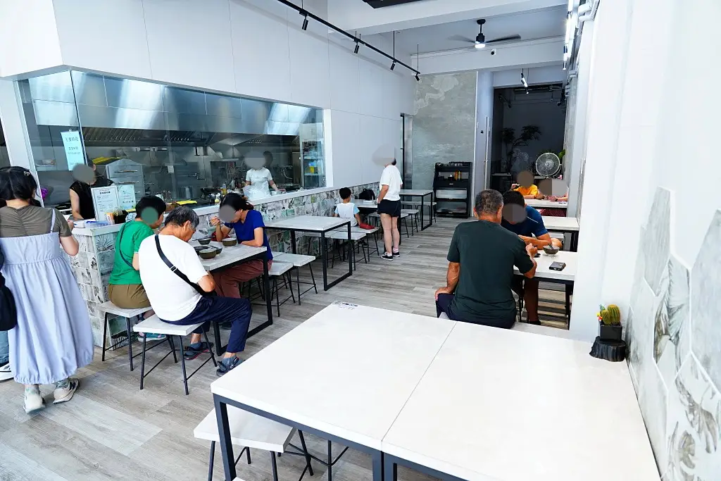 東市羊肉內部用餐環境