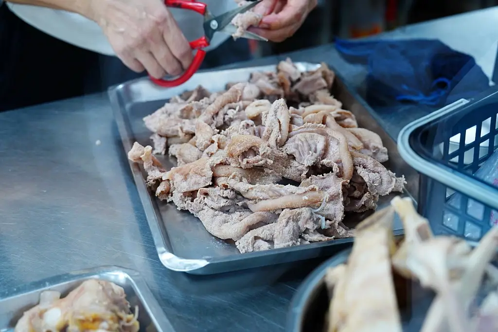 半開放式廚房與料理區