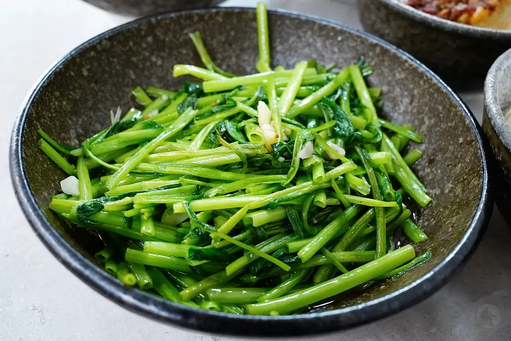 大火快炒蒜炒空心菜
