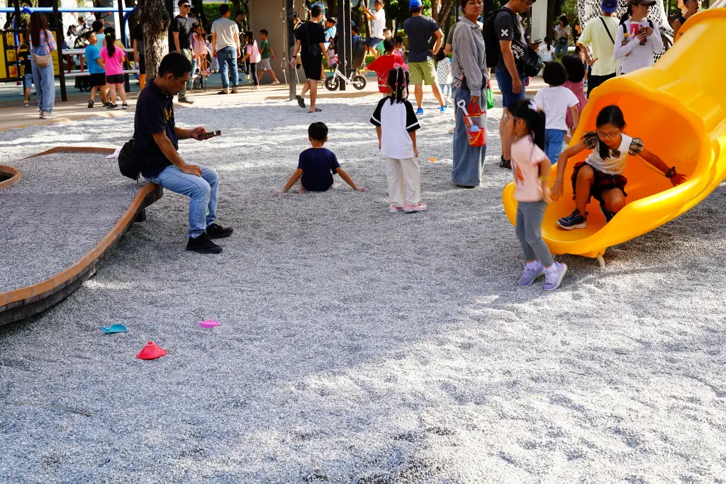 台中北屯兒童公園, 台中特色公園, 美樂地計畫, 台中親子遊推薦, 台中共融遊具, 無障礙設施公園, 攀爬隧道, 旋轉溜滑梯, 林間探索遊戲場, 台中親子景點, 台中親子戶外活動, 台中公園推薦, 台中兒童遊戲區, 台中親子共融遊樂場,荔枝老樹公園,興安路兒童公園 台中北屯兒童公園, 台中特色公園, 美樂地計畫, 台中親子遊推薦, 台中共融遊具, 無障礙設施公園, 攀爬隧道, 旋轉溜滑梯, 林間探索遊戲場, 台中親子景點, 台中親子戶外活動, 台中公園推薦, 台中兒童遊戲區, 台中親子共融遊樂場,荔枝老樹公園,興安路兒童公園