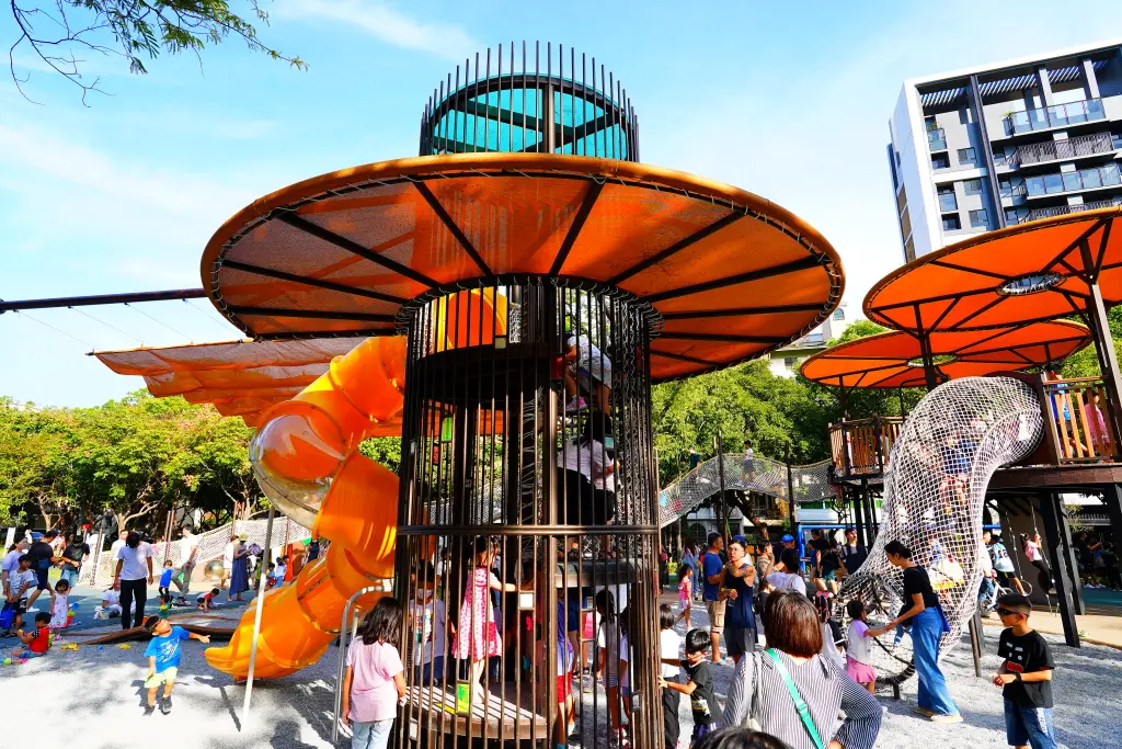 台中北屯兒童公園, 台中特色公園, 美樂地計畫, 台中親子遊推薦, 台中共融遊具, 無障礙設施公園, 攀爬隧道, 旋轉溜滑梯, 林間探索遊戲場, 台中親子景點, 台中親子戶外活動, 台中公園推薦, 台中兒童遊戲區, 台中親子共融遊樂場,荔枝老樹公園,興安路兒童公園 台中北屯兒童公園, 台中特色公園, 美樂地計畫, 台中親子遊推薦, 台中共融遊具, 無障礙設施公園, 攀爬隧道, 旋轉溜滑梯, 林間探索遊戲場, 台中親子景點, 台中親子戶外活動, 台中公園推薦, 台中兒童遊戲區, 台中親子共融遊樂場,荔枝老樹公園,興安路兒童公園