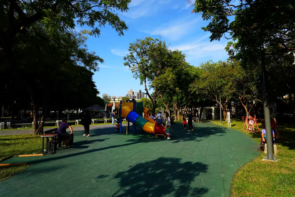 台中北屯兒童公園, 台中特色公園, 美樂地計畫, 台中親子遊推薦, 台中共融遊具, 無障礙設施公園, 攀爬隧道, 旋轉溜滑梯, 林間探索遊戲場, 台中親子景點, 台中親子戶外活動, 台中公園推薦, 台中兒童遊戲區, 台中親子共融遊樂場,荔枝老樹公園,興安路兒童公園 台中北屯兒童公園, 台中特色公園, 美樂地計畫, 台中親子遊推薦, 台中共融遊具, 無障礙設施公園, 攀爬隧道, 旋轉溜滑梯, 林間探索遊戲場, 台中親子景點, 台中親子戶外活動, 台中公園推薦, 台中兒童遊戲區, 台中親子共融遊樂場,荔枝老樹公園,興安路兒童公園