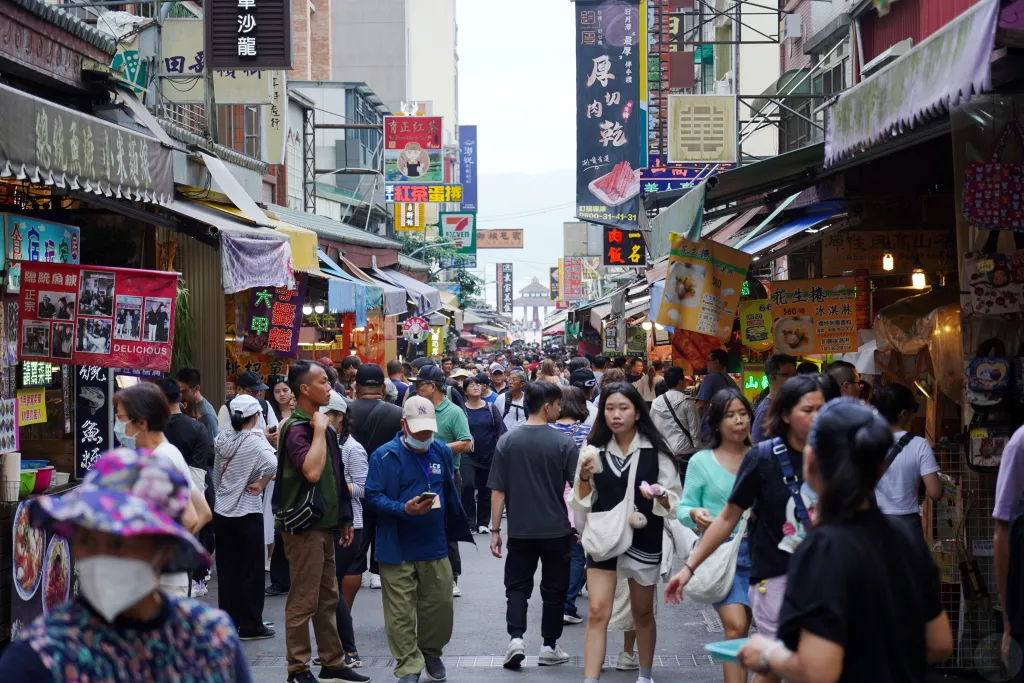 日月潭力麗溫德姆溫泉酒店,日月潭住宿推薦,伊達邵住宿,日月潭親子住宿,日月潭飯店推薦,伊達邵商圈飯店,日月潭纜車,日月潭停車方便,日月潭親子客房,南投住宿推薦,日月潭寬敞客房,日月潭景點住宿,日月潭溫泉飯店,南投親子飯店,日月潭親子旅遊,日月潭力麗溫德姆溫泉酒店評價,力麗溫德姆溫泉評價
