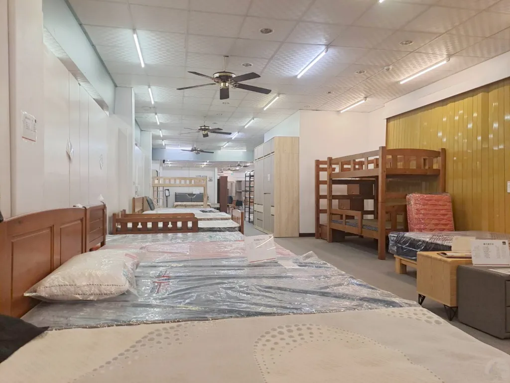 彰化家具推薦, 先進傢俱, 愛庫家居, 鹿港家具, 首購族家具, 家具選擇, 客製化家具, 沙發, 床墊, 床組, 餐桌, 餐椅, 書桌, 書櫃, 系統櫃, 廚具, 自產自銷家具, 室內設計規劃, 客製化室內設計, 家具購買, 家具換新, 彰化家具賣場, 3000坪家具賣場, 家具展示間, 家具選購,先進傢俱評價,iCAKU愛庫家居評價 彰化家具推薦, 先進傢俱, 愛庫家居, 鹿港家具, 首購族家具, 家具選擇, 客製化家具, 沙發, 床墊, 床組, 餐桌, 餐椅, 書桌, 書櫃, 系統櫃, 廚具, 自產自銷家具, 室內設計規劃, 客製化室內設計, 家具購買, 家具換新, 彰化家具賣場, 3000坪家具賣場, 家具展示間, 家具選購,先進傢俱評價,iCAKU愛庫家居評價