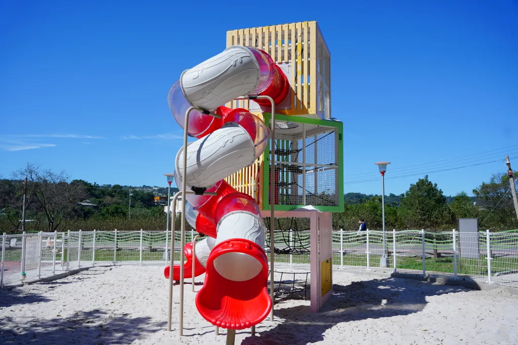 台中公園,新社景點,台中新社,台中沙坑,台中溜滑梯,共融公園,復盛公園,白沙坑,新社溜滑梯,新社公園