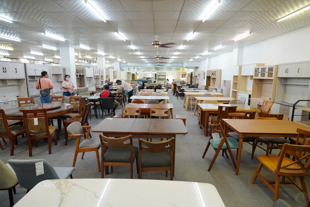 彰化家具推薦, 先進傢俱, 愛庫家居, 鹿港家具, 首購族家具, 家具選擇, 客製化家具, 沙發, 床墊, 床組, 餐桌, 餐椅, 書桌, 書櫃, 系統櫃, 廚具, 自產自銷家具, 室內設計規劃, 客製化室內設計, 家具購買, 家具換新, 彰化家具賣場, 3000坪家具賣場, 家具展示間, 家具選購,先進傢俱評價,iCAKU愛庫家居評價