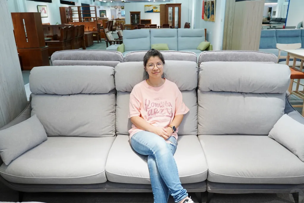彰化家具推薦, 先進傢俱, 愛庫家居, 鹿港家具, 首購族家具, 家具選擇, 客製化家具, 沙發, 床墊, 床組, 餐桌, 餐椅, 書桌, 書櫃, 系統櫃, 廚具, 自產自銷家具, 室內設計規劃, 客製化室內設計, 家具購買, 家具換新, 彰化家具賣場, 3000坪家具賣場, 家具展示間, 家具選購,先進傢俱評價,iCAKU愛庫家居評價 彰化家具推薦, 先進傢俱, 愛庫家居, 鹿港家具, 首購族家具, 家具選擇, 客製化家具, 沙發, 床墊, 床組, 餐桌, 餐椅, 書桌, 書櫃, 系統櫃, 廚具, 自產自銷家具, 室內設計規劃, 客製化室內設計, 家具購買, 家具換新, 彰化家具賣場, 3000坪家具賣場, 家具展示間, 家具選購,先進傢俱評價,iCAKU愛庫家居評價