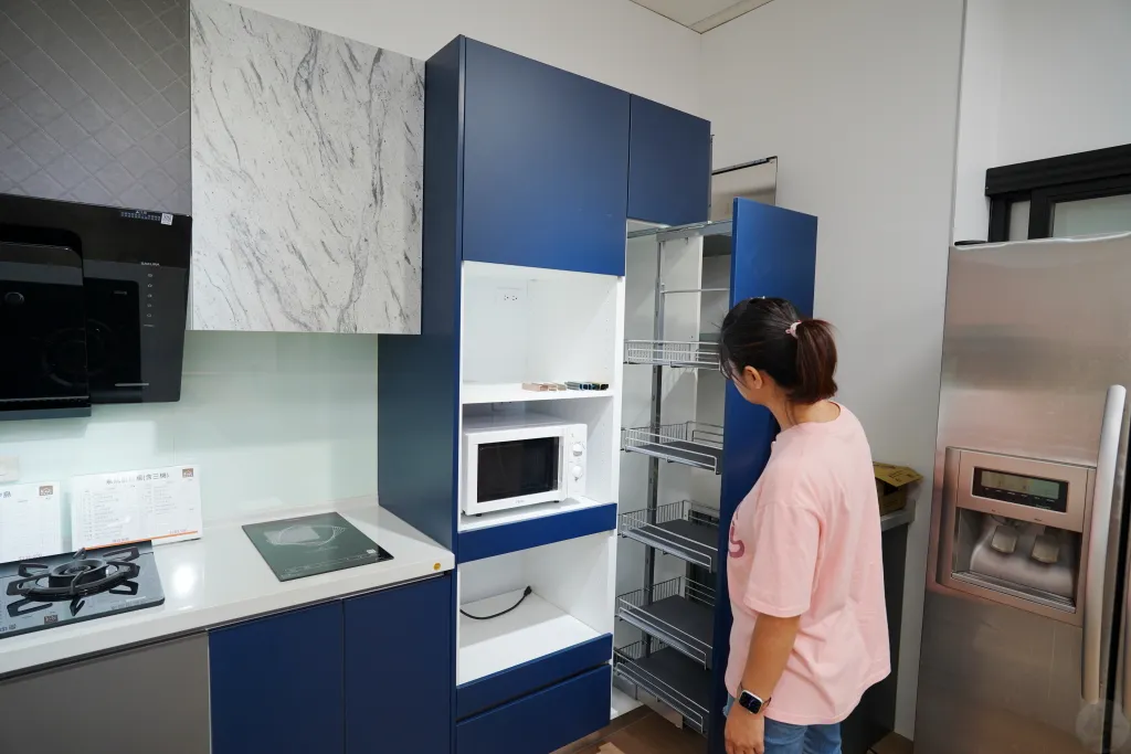 彰化家具推薦, 先進傢俱, 愛庫家居, 鹿港家具, 首購族家具, 家具選擇, 客製化家具, 沙發, 床墊, 床組, 餐桌, 餐椅, 書桌, 書櫃, 系統櫃, 廚具, 自產自銷家具, 室內設計規劃, 客製化室內設計, 家具購買, 家具換新, 彰化家具賣場, 3000坪家具賣場, 家具展示間, 家具選購,先進傢俱評價,iCAKU愛庫家居評價 彰化家具推薦, 先進傢俱, 愛庫家居, 鹿港家具, 首購族家具, 家具選擇, 客製化家具, 沙發, 床墊, 床組, 餐桌, 餐椅, 書桌, 書櫃, 系統櫃, 廚具, 自產自銷家具, 室內設計規劃, 客製化室內設計, 家具購買, 家具換新, 彰化家具賣場, 3000坪家具賣場, 家具展示間, 家具選購,先進傢俱評價,iCAKU愛庫家居評價