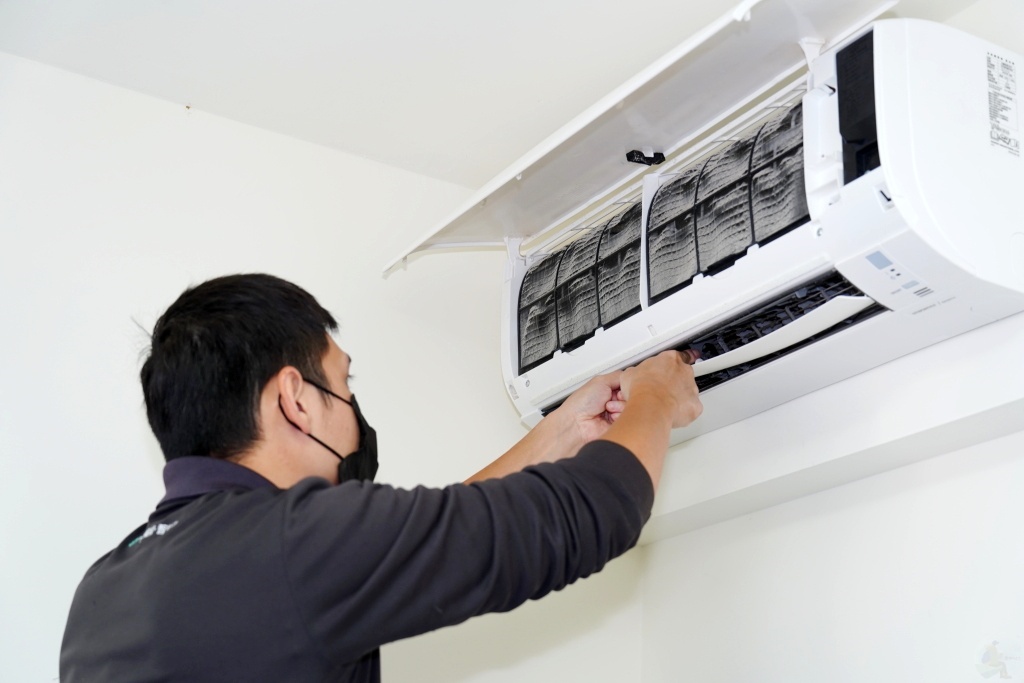 智樂家,洗冷氣,冷氣清洗,家電清洗,冷氣不冷,冷氣漏水,冷氣滴水,台中洗冷氣,台中冷氣清洗,