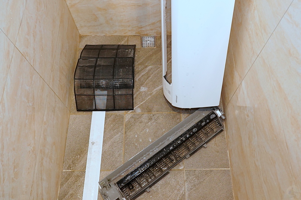 智樂家,洗冷氣,冷氣清洗,家電清洗,冷氣不冷,冷氣漏水,冷氣滴水,台中洗冷氣,台中冷氣清洗,