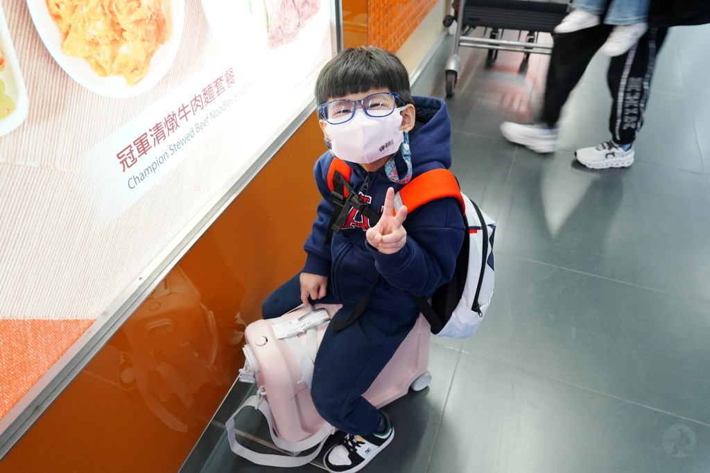 兒童騎乘行李箱