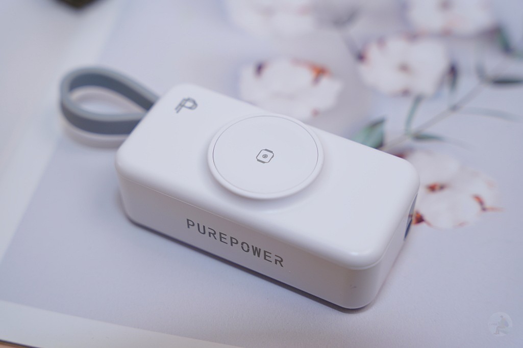 PD20W快速充電,數位電量顯示,翻轉接頭輕鬆收納,兼容AppleWatch無線充電 PD20W快速充電,數位電量顯示,翻轉接頭輕鬆收納,兼容AppleWatch無線充電