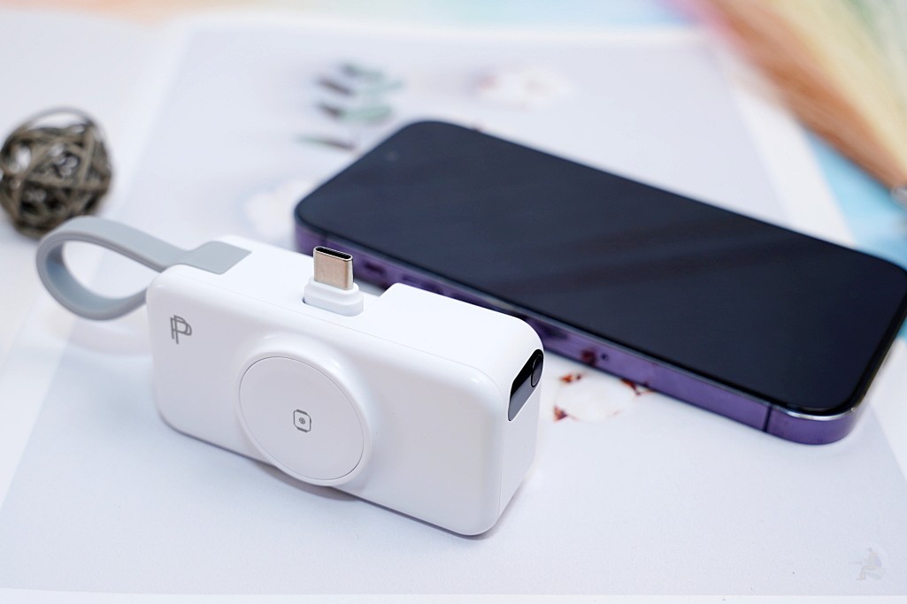 PD20W快速充電,數位電量顯示,翻轉接頭輕鬆收納,兼容AppleWatch無線充電 PD20W快速充電,數位電量顯示,翻轉接頭輕鬆收納,兼容AppleWatch無線充電