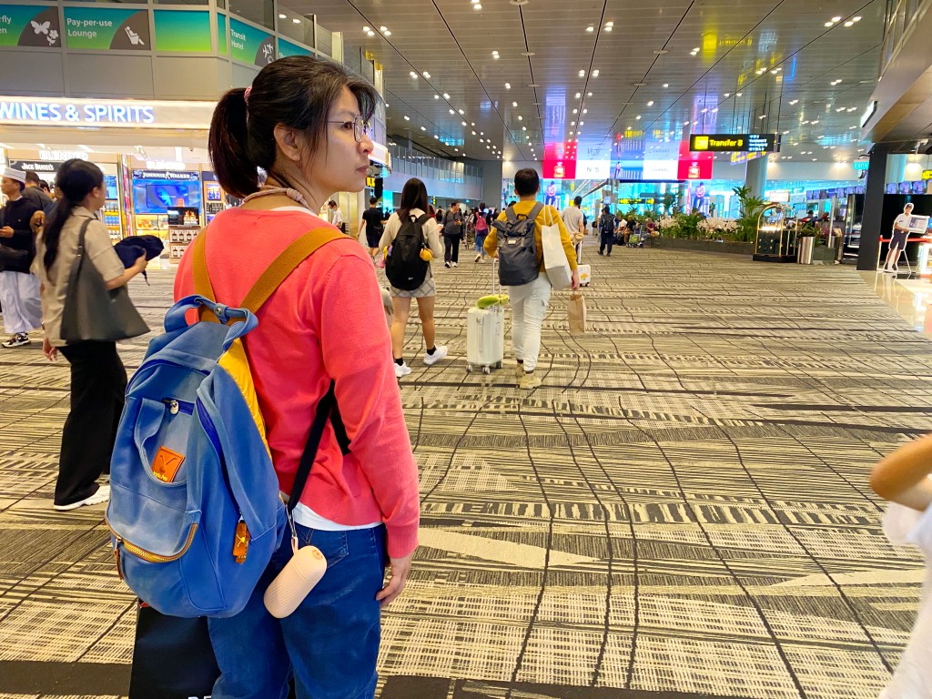EVERYTHINK,捲捲充氣護頸枕,旅行必備,隨身舒適,護頸神器 EVERYTHINK,捲捲充氣護頸枕,旅行必備,隨身舒適,護頸神器