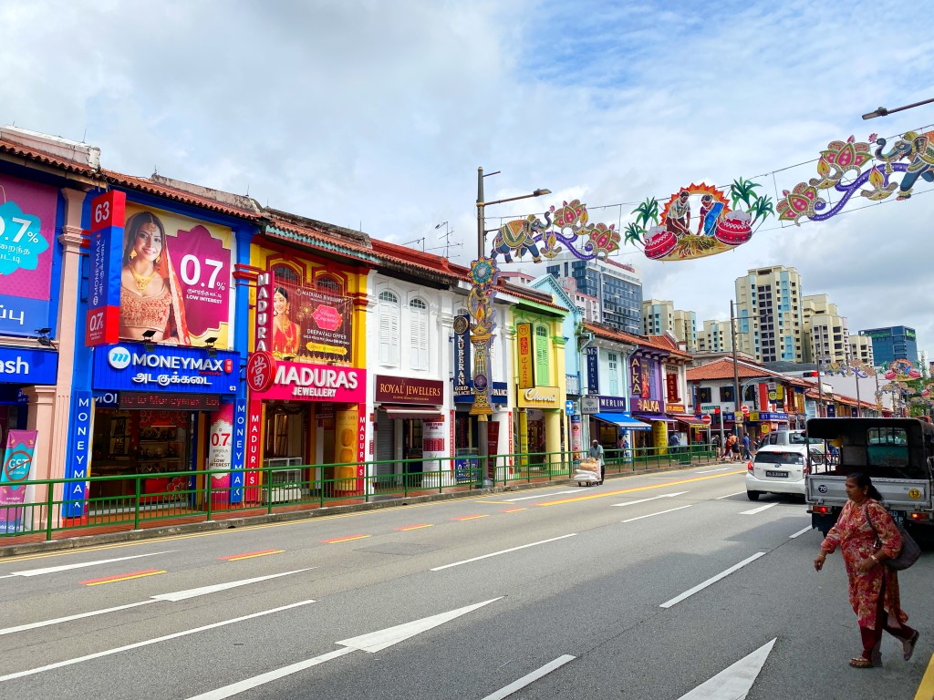新加坡小印度區,新加坡小印度治安,新加坡小印度必買,新加坡小印度美食,新加坡小印度時間,小印度區阿拉伯區,新加坡小印度晚上,新加坡小印度餐廳,Delhi Lahori,Delhi Lahori 捲餅,維拉馬卡里拉曼廟,米其林美食指南 Delhi Lahori,Sri Veeramakaliamman Temple 新加坡小印度區,新加坡小印度治安,新加坡小印度必買,新加坡小印度美食,新加坡小印度時間,小印度區阿拉伯區,新加坡小印度晚上,新加坡小印度餐廳,Delhi Lahori,Delhi Lahori 捲餅,維拉馬卡里拉曼廟,米其林美食指南 Delhi Lahori,Sri Veeramakaliamman Temple