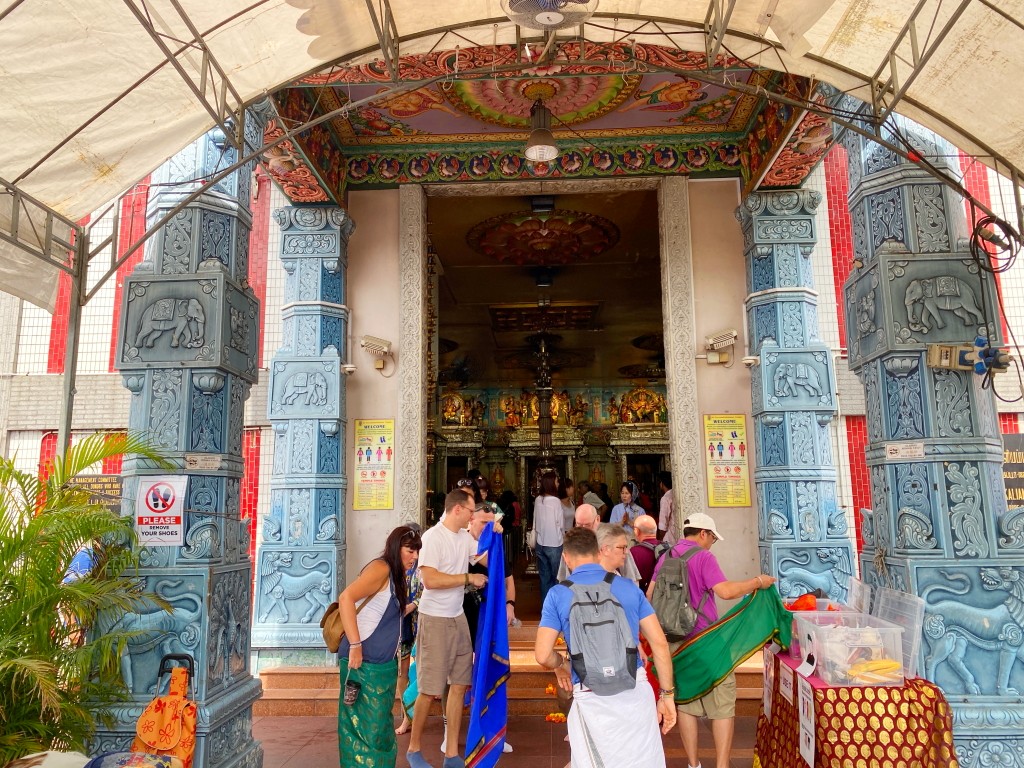新加坡小印度區,新加坡小印度治安,新加坡小印度必買,新加坡小印度美食,新加坡小印度時間,小印度區阿拉伯區,新加坡小印度晚上,新加坡小印度餐廳,Delhi Lahori,Delhi Lahori 捲餅,維拉馬卡里拉曼廟,米其林美食指南 Delhi Lahori,Sri Veeramakaliamman Temple 新加坡小印度區,新加坡小印度治安,新加坡小印度必買,新加坡小印度美食,新加坡小印度時間,小印度區阿拉伯區,新加坡小印度晚上,新加坡小印度餐廳,Delhi Lahori,Delhi Lahori 捲餅,維拉馬卡里拉曼廟,米其林美食指南 Delhi Lahori,Sri Veeramakaliamman Temple