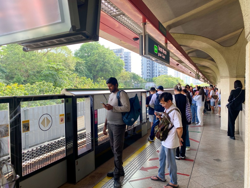 新加坡旅遊,新加坡懶人包,新加坡景點推薦,新加坡飯店推薦,新加坡交通,新加坡地鐵,新加坡自由行, 新加坡必訪景點, 濱海灣花園, 新加坡單軌電車, 新加坡交通, 新加坡住宿, 新加坡旅遊規劃, 新加坡行程, 新加坡親子旅行, 新加坡景點推薦, 新加坡自駕, 新加坡市區旅遊, 新加坡熱門景點, 新加坡景點安排, 新加坡旅遊攻略, 新加坡景點介紹, 新加坡國際機場, 濱海灣金沙, 武吉士街, 小印度, 哈芝巷, 聖淘沙島, 新加坡動物園, 新加坡夜間動物園, 新加坡植物園, 甘榜格南, 裕廊飛禽公園, 新加坡科學館, 濱海藝術中心, 牛車水, 福康寧公園, 東海岸公園, 裕廊地標購物中心, 新加坡美食推薦, 新加坡街頭小吃, 新加坡晚餐推薦, 新加坡購物中心,馬來西亞樂高樂園