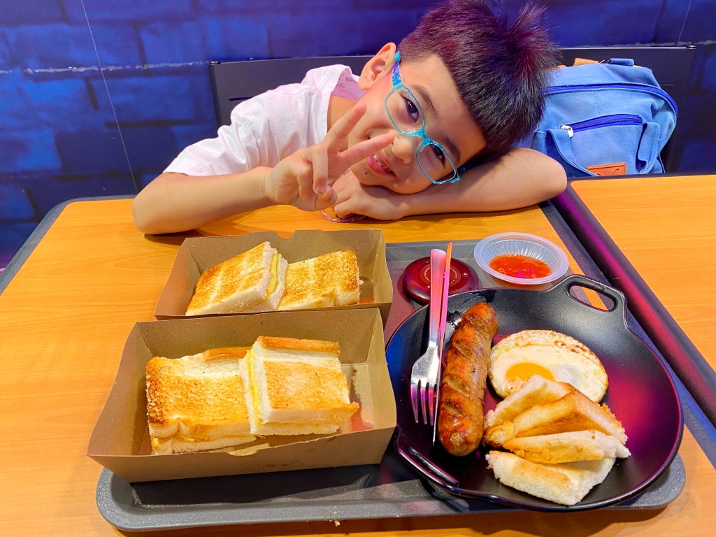 新加坡旅遊,新加坡懶人包,新加坡景點推薦,新加坡飯店推薦,新加坡交通,新加坡地鐵,新加坡自由行, 新加坡必訪景點, 濱海灣花園, 新加坡單軌電車, 新加坡交通, 新加坡住宿, 新加坡旅遊規劃, 新加坡行程, 新加坡親子旅行, 新加坡景點推薦, 新加坡自駕, 新加坡市區旅遊, 新加坡熱門景點, 新加坡景點安排, 新加坡旅遊攻略, 新加坡景點介紹, 新加坡國際機場, 濱海灣金沙, 武吉士街, 小印度, 哈芝巷, 聖淘沙島, 新加坡動物園, 新加坡夜間動物園, 新加坡植物園, 甘榜格南, 裕廊飛禽公園, 新加坡科學館, 濱海藝術中心, 牛車水, 福康寧公園, 東海岸公園, 裕廊地標購物中心, 新加坡美食推薦, 新加坡街頭小吃, 新加坡晚餐推薦, 新加坡購物中心,馬來西亞樂高樂園