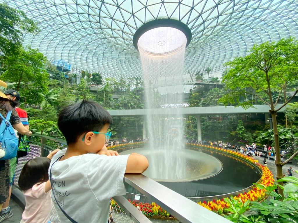 新加坡旅遊,新加坡懶人包,新加坡景點推薦,新加坡飯店推薦,新加坡交通,新加坡地鐵,新加坡自由行, 新加坡必訪景點, 濱海灣花園, 新加坡單軌電車, 新加坡交通, 新加坡住宿, 新加坡旅遊規劃, 新加坡行程, 新加坡親子旅行, 新加坡景點推薦, 新加坡自駕, 新加坡市區旅遊, 新加坡熱門景點, 新加坡景點安排, 新加坡旅遊攻略, 新加坡景點介紹, 新加坡國際機場, 濱海灣金沙, 武吉士街, 小印度, 哈芝巷, 聖淘沙島, 新加坡動物園, 新加坡夜間動物園, 新加坡植物園, 甘榜格南, 裕廊飛禽公園, 新加坡科學館, 濱海藝術中心, 牛車水, 福康寧公園, 東海岸公園, 裕廊地標購物中心, 新加坡美食推薦, 新加坡街頭小吃, 新加坡晚餐推薦, 新加坡購物中心,馬來西亞樂高樂園