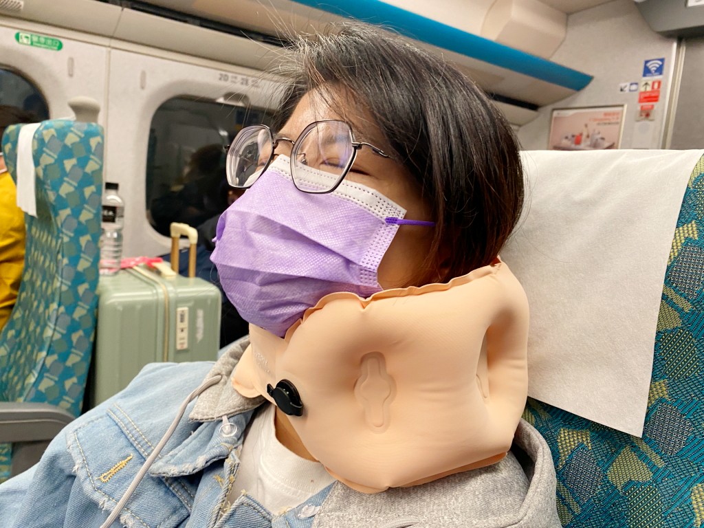EVERYTHINK,捲捲充氣護頸枕,旅行必備,隨身舒適,護頸神器 EVERYTHINK,捲捲充氣護頸枕,旅行必備,隨身舒適,護頸神器