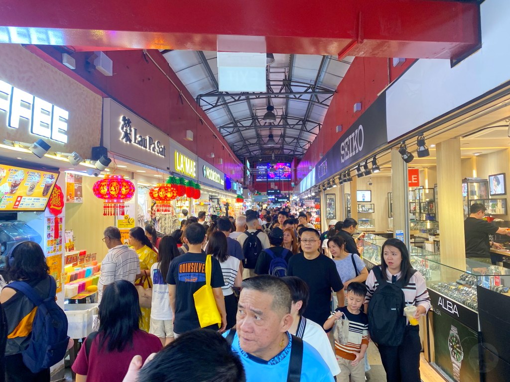 新加坡旅遊,新加坡懶人包,新加坡景點推薦,新加坡飯店推薦,新加坡交通,新加坡地鐵,新加坡自由行, 新加坡必訪景點, 濱海灣花園, 新加坡單軌電車, 新加坡交通, 新加坡住宿, 新加坡旅遊規劃, 新加坡行程, 新加坡親子旅行, 新加坡景點推薦, 新加坡自駕, 新加坡市區旅遊, 新加坡熱門景點, 新加坡景點安排, 新加坡旅遊攻略, 新加坡景點介紹, 新加坡國際機場, 濱海灣金沙, 武吉士街, 小印度, 哈芝巷, 聖淘沙島, 新加坡動物園, 新加坡夜間動物園, 新加坡植物園, 甘榜格南, 裕廊飛禽公園, 新加坡科學館, 濱海藝術中心, 牛車水, 福康寧公園, 東海岸公園, 裕廊地標購物中心, 新加坡美食推薦, 新加坡街頭小吃, 新加坡晚餐推薦, 新加坡購物中心,馬來西亞樂高樂園