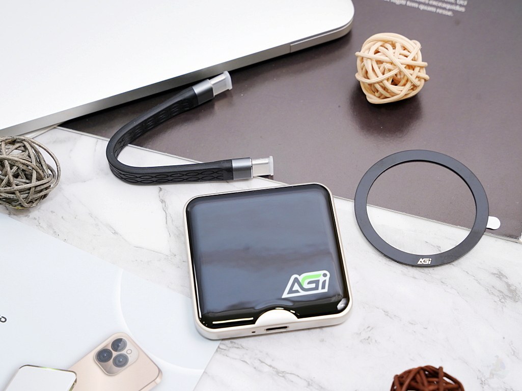 AGI EDM38,AGI 亞奇雷外接SSD,iPhone外接SSD推薦,磁吸式外接SSD,USB 3.2 Gen2 SSD,Mac外接硬碟推薦,1TB 2TB外接式SSD,高速隨身碟推薦,iPhone 15外接硬碟,外出攜帶硬碟 AGI EDM38,AGI 亞奇雷外接SSD,iPhone外接SSD推薦,磁吸式外接SSD,USB 3.2 Gen2 SSD,Mac外接硬碟推薦,1TB 2TB外接式SSD,高速隨身碟推薦,iPhone 15外接硬碟,外出攜帶硬碟