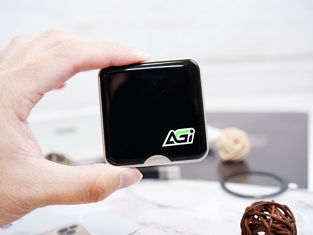 AGI EDM38,AGI 亞奇雷外接SSD,iPhone外接SSD推薦,磁吸式外接SSD,USB 3.2 Gen2 SSD,Mac外接硬碟推薦,1TB 2TB外接式SSD,高速隨身碟推薦,iPhone 15外接硬碟,外出攜帶硬碟 AGI EDM38,AGI 亞奇雷外接SSD,iPhone外接SSD推薦,磁吸式外接SSD,USB 3.2 Gen2 SSD,Mac外接硬碟推薦,1TB 2TB外接式SSD,高速隨身碟推薦,iPhone 15外接硬碟,外出攜帶硬碟