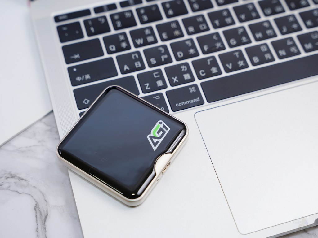 AGI EDM38,AGI 亞奇雷外接SSD,iPhone外接SSD推薦,磁吸式外接SSD,USB 3.2 Gen2 SSD,Mac外接硬碟推薦,1TB 2TB外接式SSD,高速隨身碟推薦,iPhone 15外接硬碟,外出攜帶硬碟 AGI EDM38,AGI 亞奇雷外接SSD,iPhone外接SSD推薦,磁吸式外接SSD,USB 3.2 Gen2 SSD,Mac外接硬碟推薦,1TB 2TB外接式SSD,高速隨身碟推薦,iPhone 15外接硬碟,外出攜帶硬碟