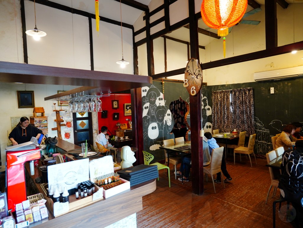 鬼屋咖啡, 民雄鬼屋, 嘉義咖啡廳, 劉家古厝, 嘉義旅遊景點, 嘉義民雄, 嘉義特色咖啡廳, 鬼屋主題咖啡, 嘉義紅茶, 巧克力鬆餅, 民雄旅遊, 傳奇故事景點, 民雄打卡景點, 嘉義小點心, 民雄咖啡店, 嘉義古建築, 咖啡與小點心, 旅遊咖啡廳, 嘉義必訪咖啡廳, 嘉義景點推薦 鬼屋咖啡, 民雄鬼屋, 嘉義咖啡廳, 劉家古厝, 嘉義旅遊景點, 嘉義民雄, 嘉義特色咖啡廳, 鬼屋主題咖啡, 嘉義紅茶, 巧克力鬆餅, 民雄旅遊, 傳奇故事景點, 民雄打卡景點, 嘉義小點心, 民雄咖啡店, 嘉義古建築, 咖啡與小點心, 旅遊咖啡廳, 嘉義必訪咖啡廳, 嘉義景點推薦