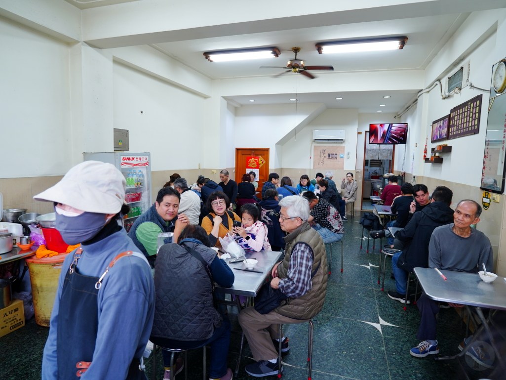 羅山生炒鱔魚麵, 嘉義美食, 嘉義小吃, 文化夜市美食, 嘉義夜市美食, 炭火快炒,嘉義必吃美食推薦, 嘉義文化夜市隱藏美食, 嘉義生炒鱔魚麵推薦, 嘉義巷弄美食推薦, 嘉義在地人推薦美食, 嘉義晚餐推薦,嘉義排隊美食, 嘉義特色小吃, 嘉義炭火快炒推薦, 嘉義熱門美食, 嘉義道地小吃