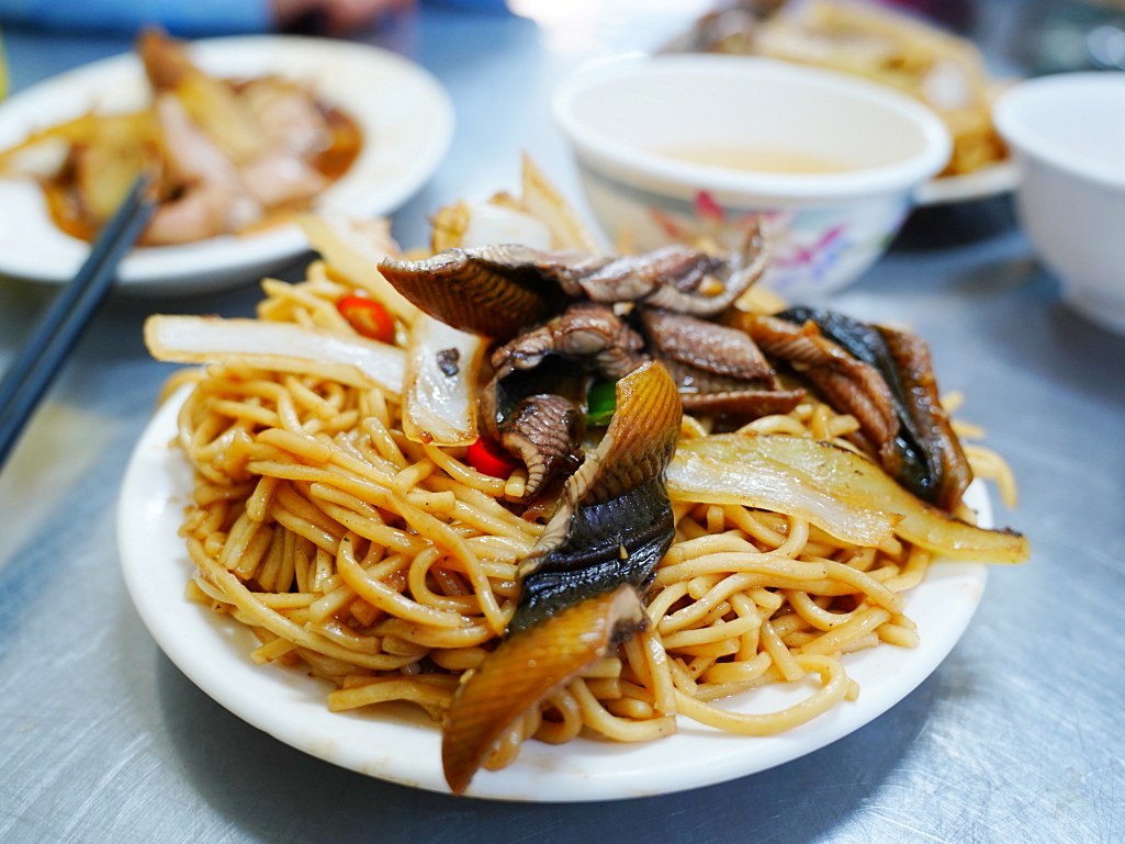 羅山生炒鱔魚麵, 嘉義美食, 嘉義小吃, 文化夜市美食, 嘉義夜市美食, 炭火快炒,嘉義必吃美食推薦, 嘉義文化夜市隱藏美食, 嘉義生炒鱔魚麵推薦, 嘉義巷弄美食推薦, 嘉義在地人推薦美食, 嘉義晚餐推薦,嘉義排隊美食, 嘉義特色小吃, 嘉義炭火快炒推薦, 嘉義熱門美食, 嘉義道地小吃