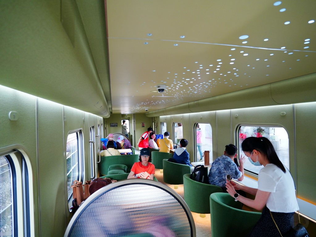 車廂內部裝潢