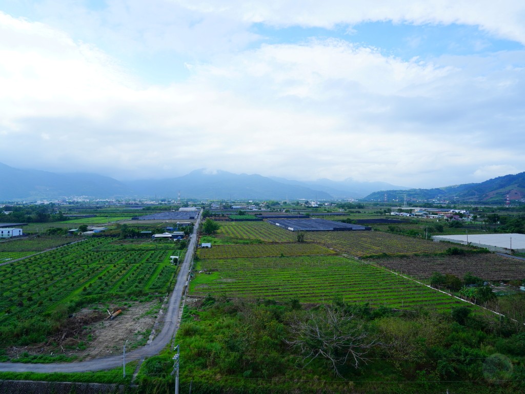 窗外田野景色