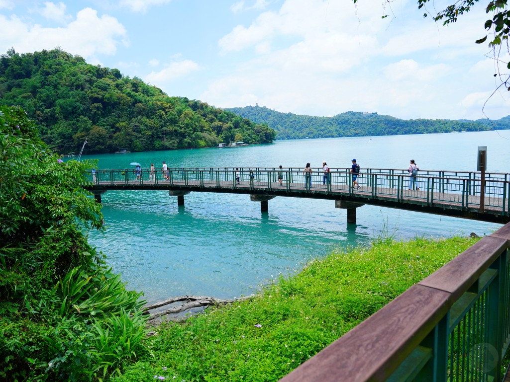 南投景點,日月潭景點,親子旅行,南投,南投景點推薦,輕鬆步道,日月潭,日月潭景點推薦,日月潭步道,親子友善,水蛙頭步道,日月潭旅遊,九蛙疊像,微旅行,日月潭即時影像