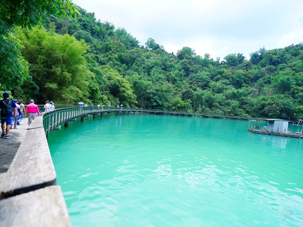 南投景點,日月潭景點,親子旅行,南投,南投景點推薦,輕鬆步道,日月潭,日月潭景點推薦,日月潭步道,親子友善,水蛙頭步道,日月潭旅遊,九蛙疊像,微旅行,日月潭即時影像