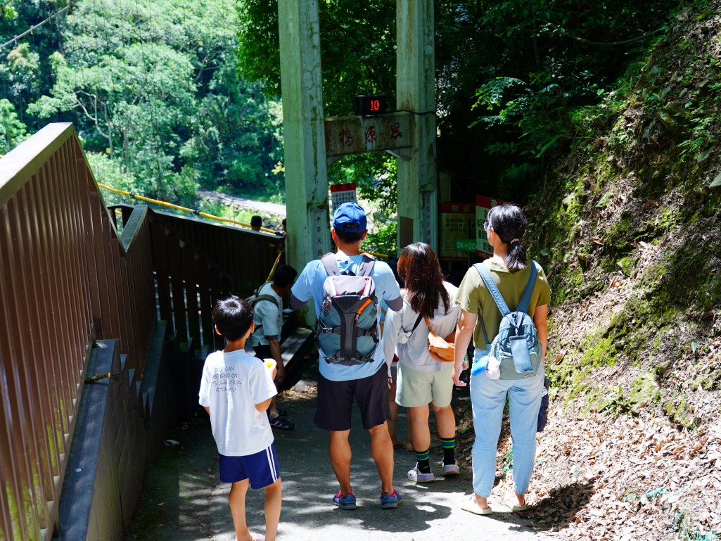 武界一日遊,南投秘境,武界旅遊,武界景點,思源吊橋,武界壩,摩摩納爾瀑布,武界部落,南投避暑景點,武界交通,武界行程規劃,武界一日遊怎麼安排,武界怎麼去,南投涼爽避暑景點推薦,摩摩納爾瀑布要走多久,思源吊橋拍照建議時間,武界壩能不能進去,武界原住民文化體驗,武界親子行程建議