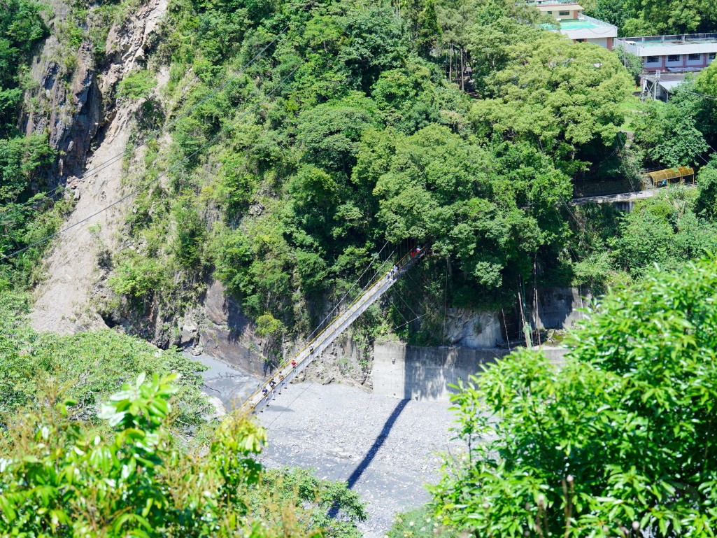武界一日遊,南投秘境,武界旅遊,武界景點,思源吊橋,武界壩,摩摩納爾瀑布,武界部落,南投避暑景點,武界交通,武界行程規劃,武界一日遊怎麼安排,武界怎麼去,南投涼爽避暑景點推薦,摩摩納爾瀑布要走多久,思源吊橋拍照建議時間,武界壩能不能進去,武界原住民文化體驗,武界親子行程建議